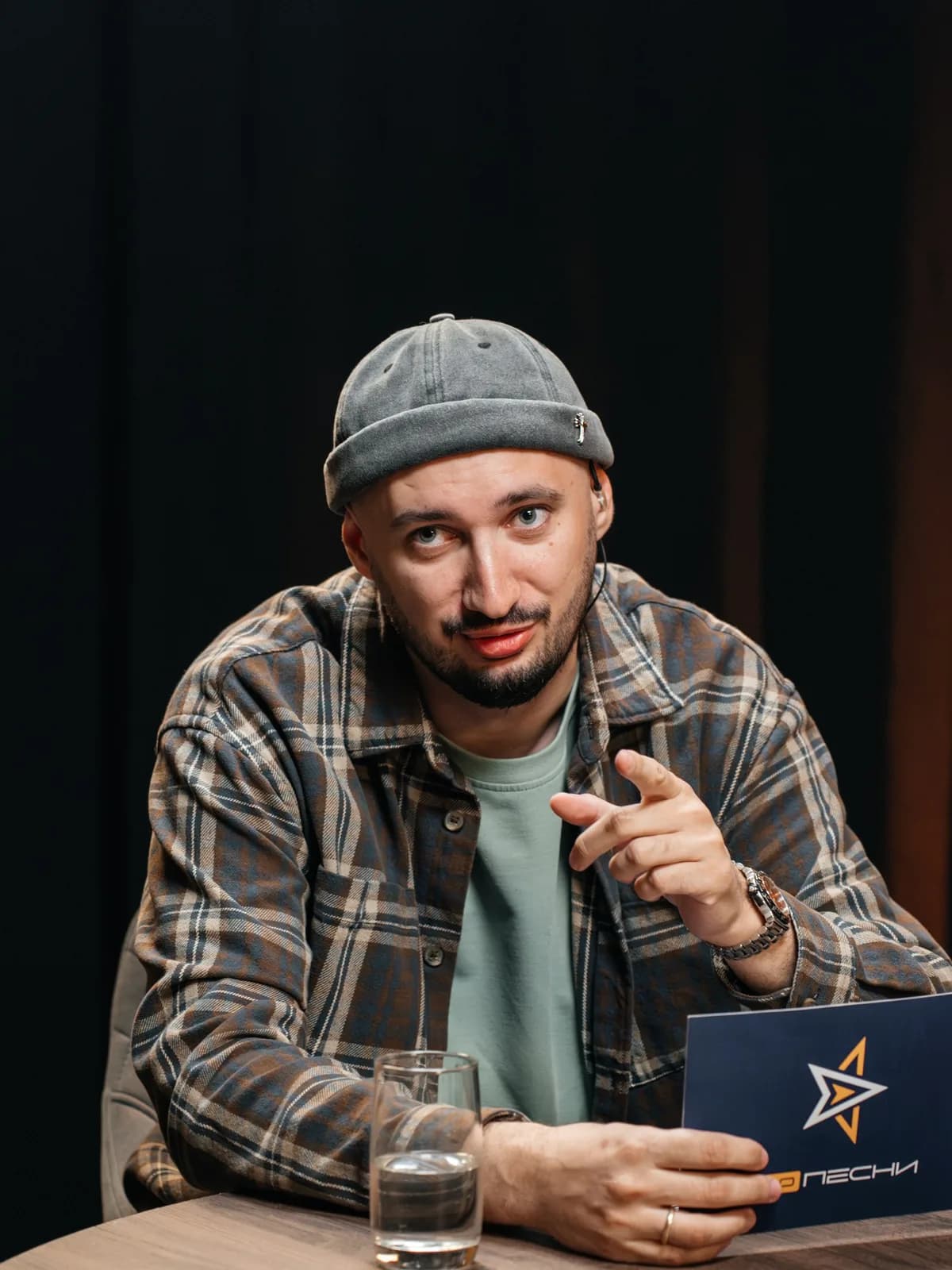 Дроздов — портрет в головном уборе
